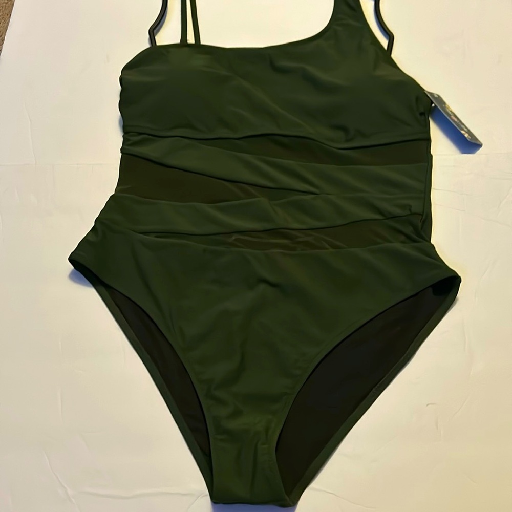 NWT green swimsuit 🩱